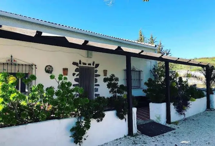 Casa rural para 12 personas, con vistas además de piscina y jardín - 1