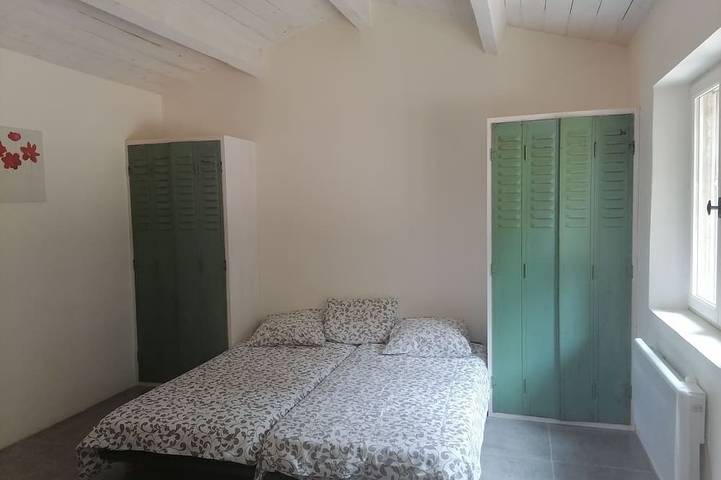 Location de vacances pour 2 personnes, avec jardin et terrasse à Saint-Rémy-de-Provence - 2