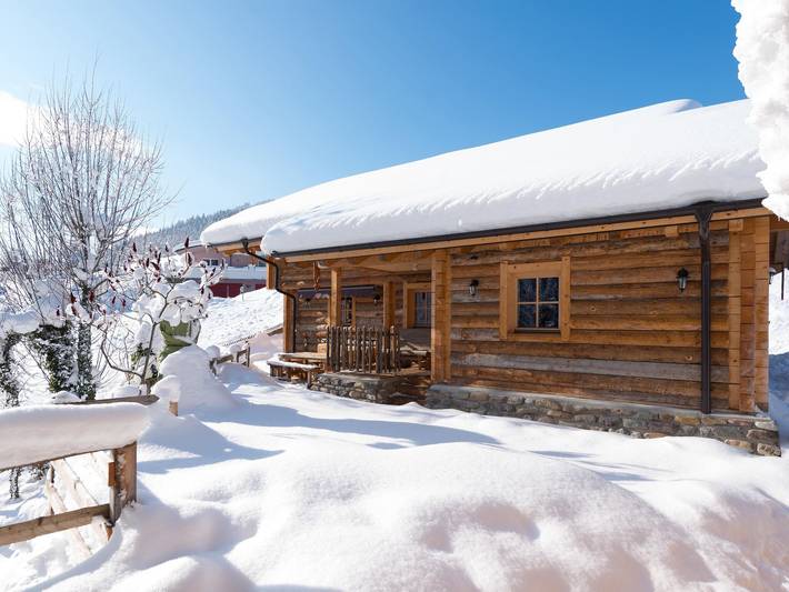 Chalet für 8 Personen, mit Balkon und Whirlpool sowie Terrasse und Garten in Sankt Martin am Tennengebirge
