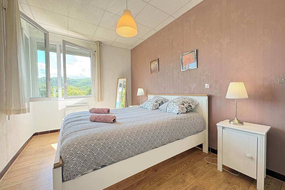 Appartement entier, Maison Alma Blanca – Élégance et douceur méditerranéenne in Le Poujol-sur-Orb, Région de Béziers
