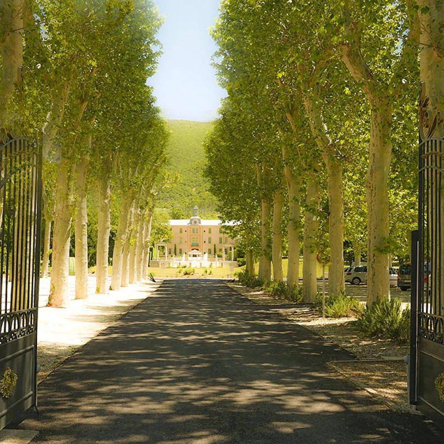 Appartement entier, One-Bedroom Apartment in Montbrun-les-Bains, Région de nyons