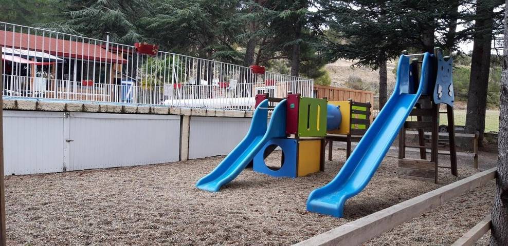 Location de vacances pour 6 personnes, avec jardin et jacuzzi ainsi que piscine et sauna, animaux acceptés à Sournia - 4