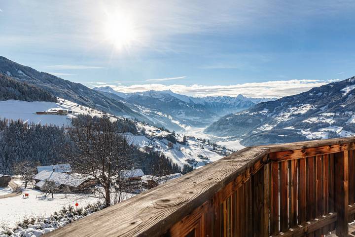 Ganze Wohnung, Apartment „Zillertal 3000“ mit Bergblick, Wlan und Terrasse in Stummerberg, Ski-Optimal Hochzillertal