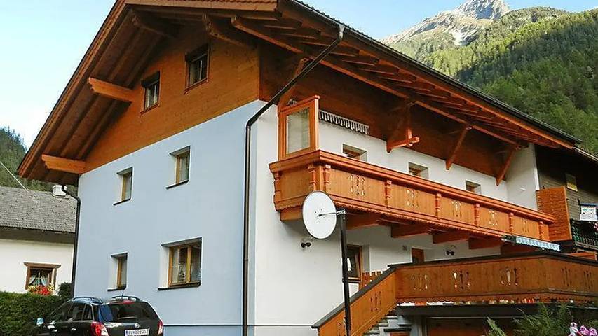 Ferienhaus für 15 Personen, mit Sauna und Balkon im Ötztal