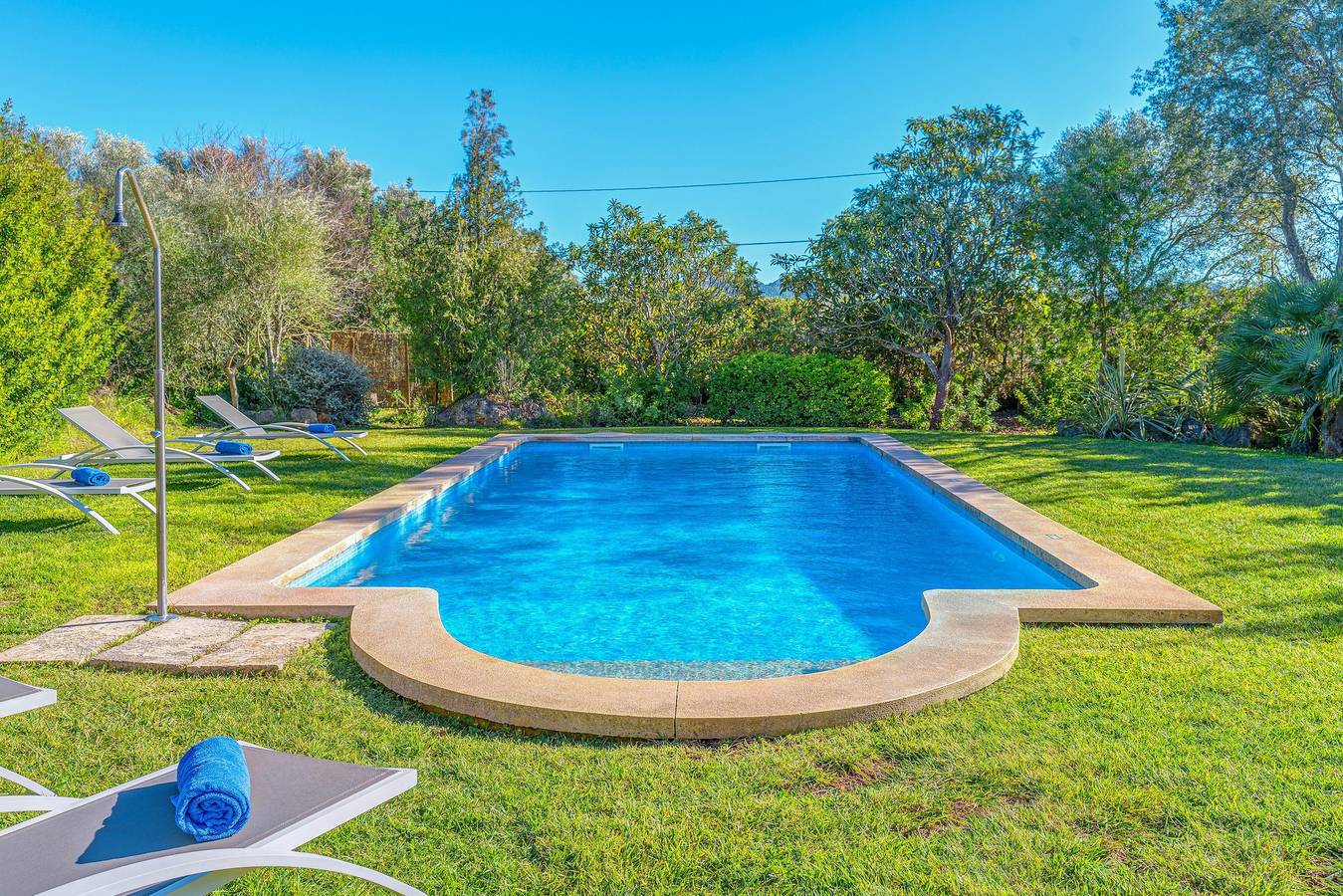 Landhuis "Can Vaja", een woning in Mallorquin stijl met zwembad, terras & tuin in Pollença, Noord-Mallorca