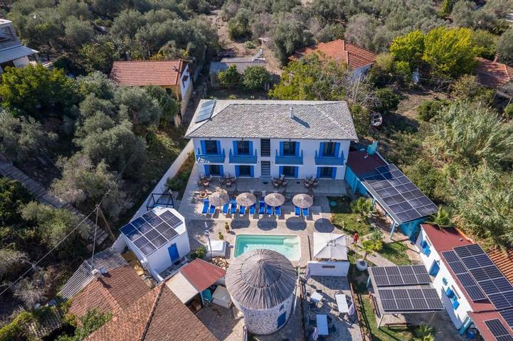 Villaggio vacanza per 5 persone, con Terrazza e Idromassaggio nonché Giardino e Piscina a Skiathos