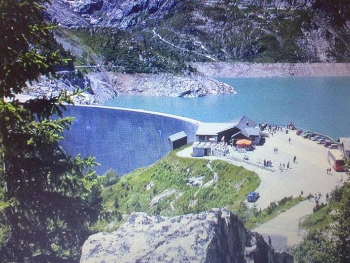 Gîte pour 2 personnes, avec vue sur le lac ainsi que vue et terrasse à Finhaut