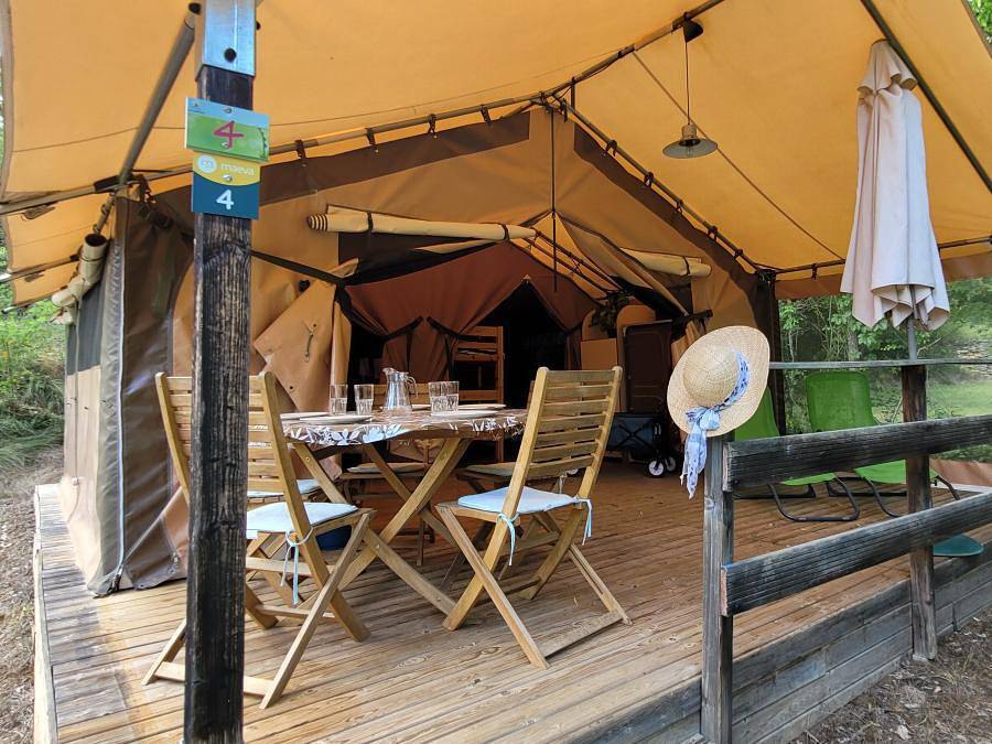 Camping La Castillonderie - Safarizelt 5 personen - Ungewöhnlich - 2-Zimmer Lodge-Zelt - ohne Sanitäranlagen in Thonac, Périgord Noir