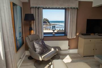 Holiday Rental for 8 People in Little Haven, Pembrokeshire, Photo 1