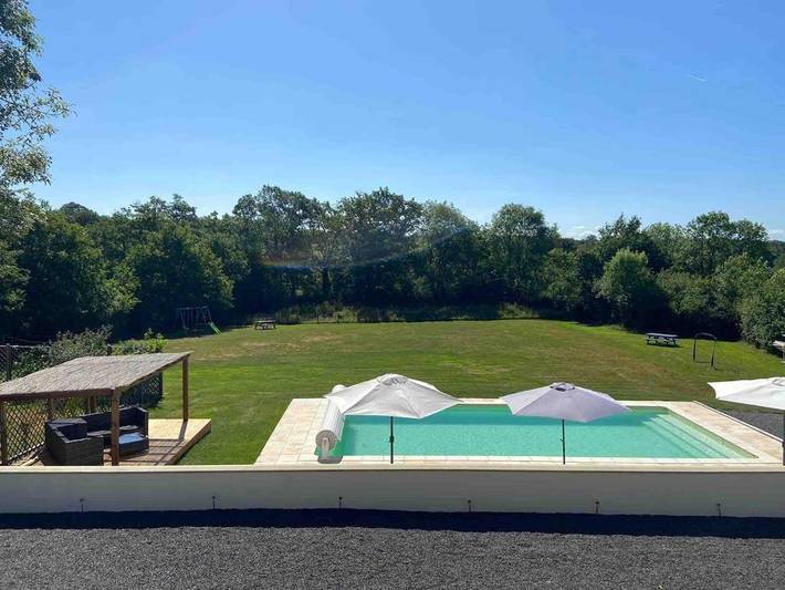 Gîte pour 2 personnes, avec piscine ainsi que vue et jardin à Saint-Sornin-la-Marche - 3
