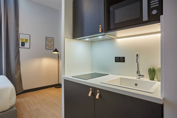 Estudio entero, Estudio para 2 personas con sauna in Nimes, Region de Nimes