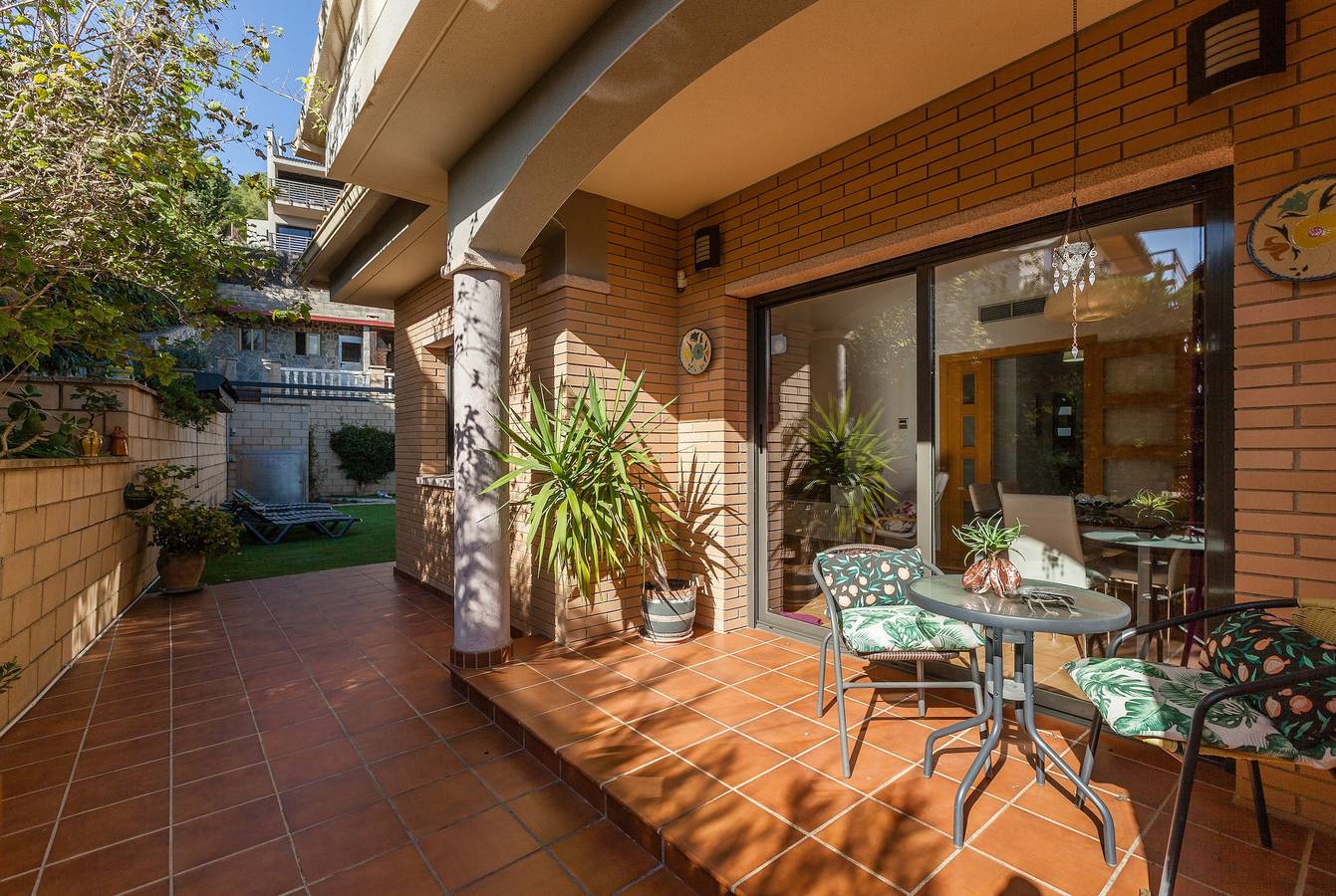 Vacation Home "Casa Lourdes" with Private Pool, Garden & Wi-Fi in Canyelles (Barcelona), Garraf