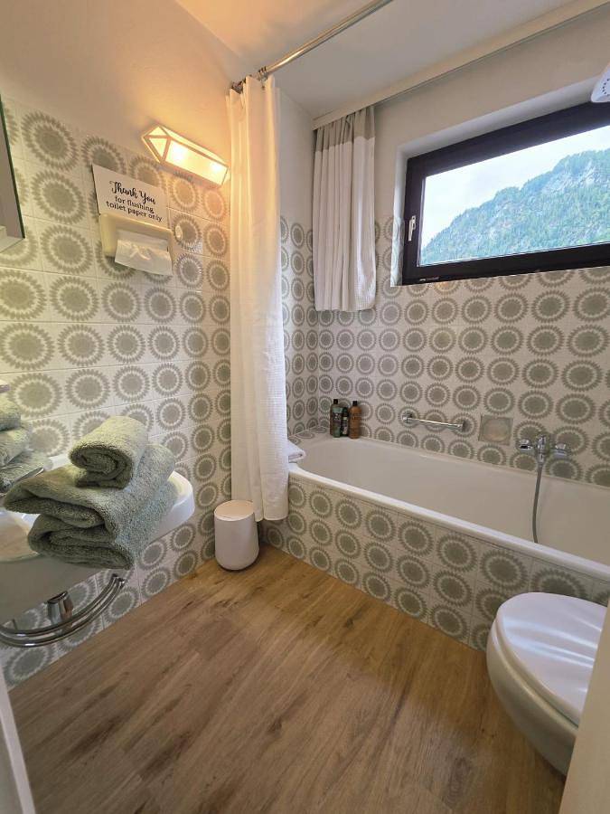 Villa für 8 Personen, mit Balkon und Terrasse sowie Garten und Ausblick am Attersee - 2