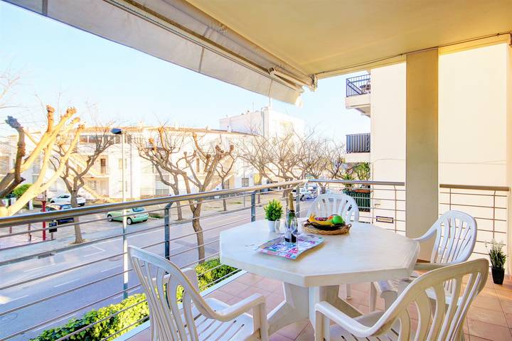 Ferienwohnung für 4 Personen, mit Terrasse und Pool in Roses - 3