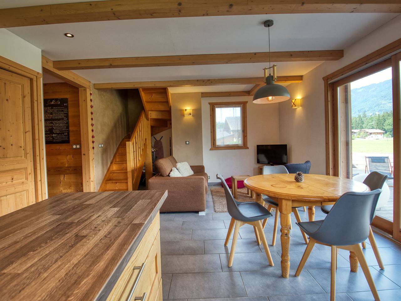 Apartamento entero, Dúplex 2 habitaciones con gran terraza, mascotas aceptadas, en Samoëns in Station de Morillon, Samoëns