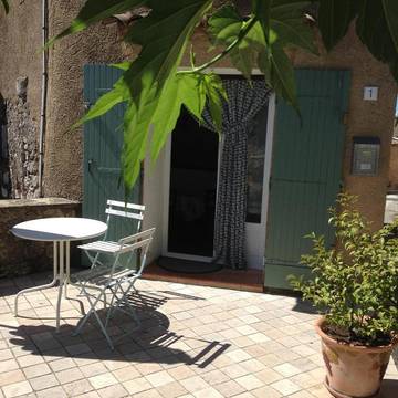 Gîte pour 2 personnes, avec terrasse à Moissac-Bellevue