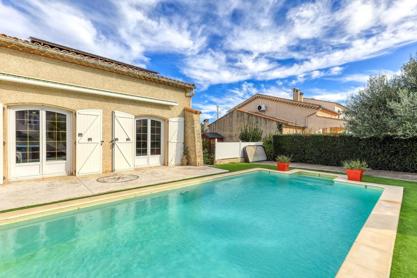 Gästezimmer „Villa Angelo - Olive Verte“ mit Gemeinschaftspool, Wlan und Klimaanlage in Saint-Thibéry, Mittelmeerküste (Frankreich)