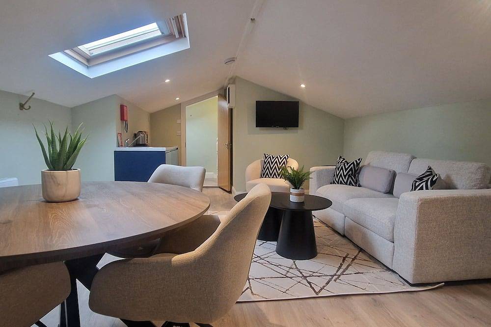 Geheel appartement, Upgraded Loft Style Duplex at Rathmines Village in Dublin, County Dublin