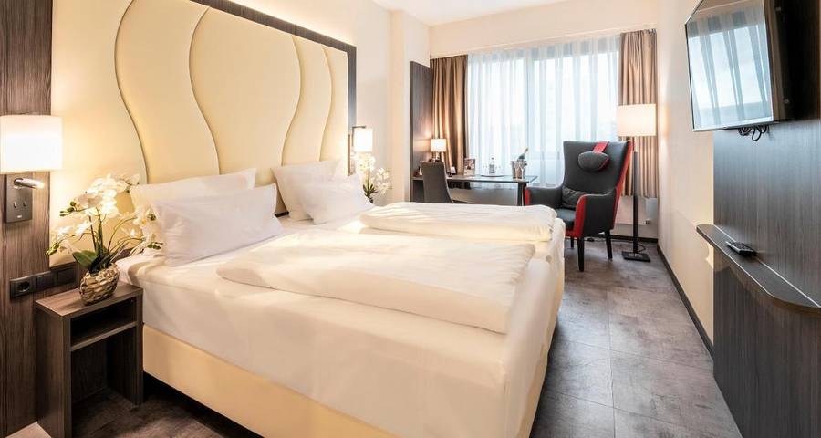 Hôtel pour 5 personnes, avec terrasse et sauna, animaux acceptés à Mannheim