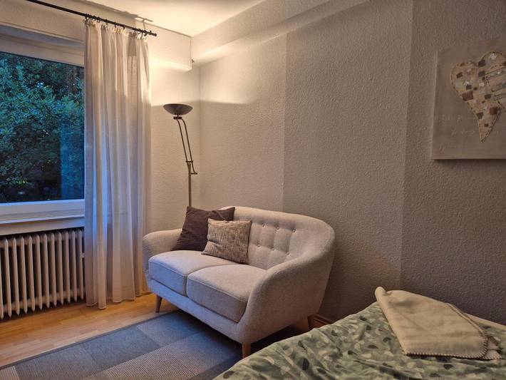 Ferienwohnung für 2 Personen, mit Balkon und Terrasse sowie Garten und Ausblick in Leichlingen