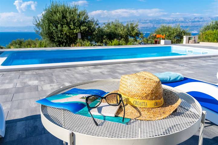 Villa pour 6 personnes, avec terrasse ainsi que piscine et vue sur l’océan, animaux acceptés à Splitska - 4