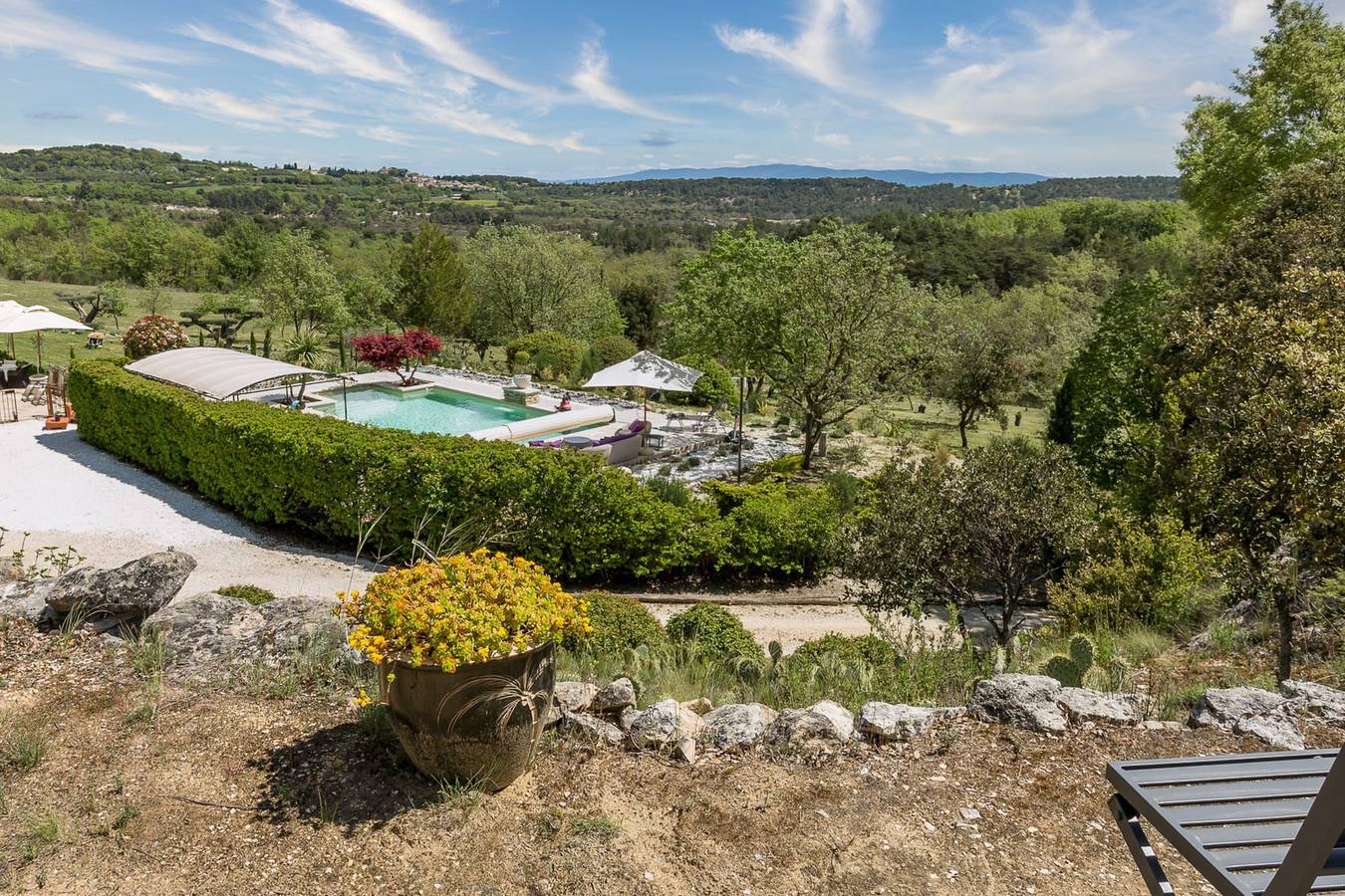 Bastide Vallonia — Luxury & Serenity in the Heart of the Luberon. in Murs, Regionaler Naturpark Luberon
