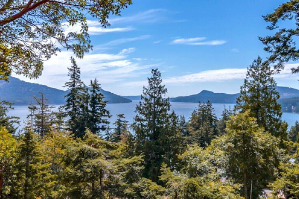 Neue moderne Haus mit herrlichem Blick auf das Wasser in Orcas Island