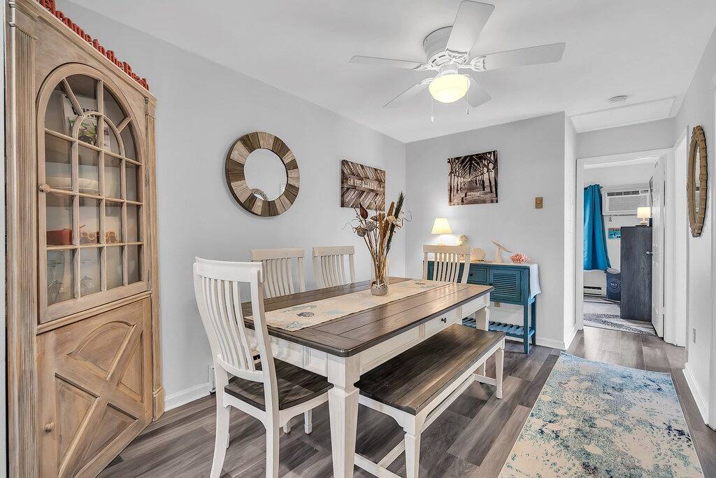 Ganze Wohnung, Fantastic 2 Br 2 Blocks to beach pool balcony in Toms River, Ocean County