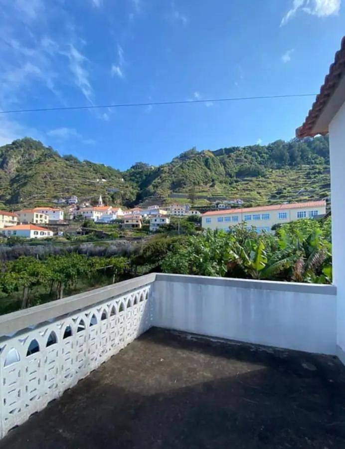 Location de vacances pour 7 personnes, avec terrasse et jardin à Porto Moniz - 3