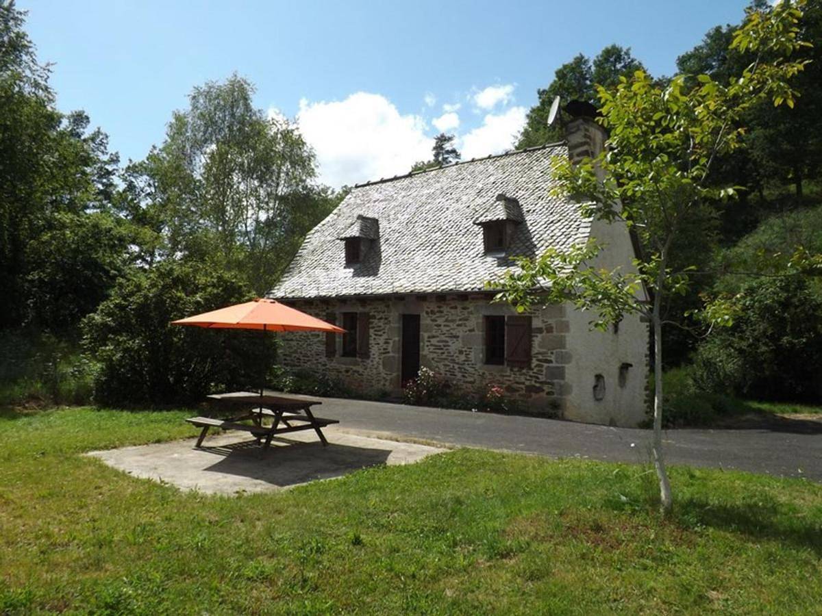 Gîte Marcolès, 3 pièces, 4 personnes - Fr-1-742-67 in Marcolès, Région d'Aurillac