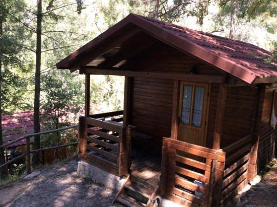 Location de vacances pour 3 personnes, avec Terrasse et Jardin ainsi que Piscine et Vue à Lanzahíta