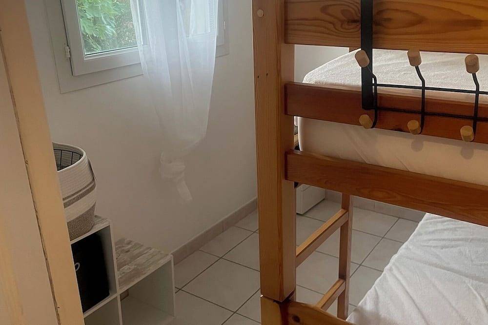 Mazet/Gîte cosy pour 2 à 5 personnes – Domaine privé et familial proche nature in Vallon-Pont-d'Arc, Ardèche