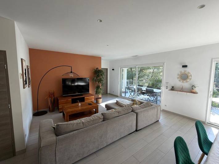 Location de vacances pour 14 personnes, avec jardin ainsi que piscine et vue, animaux acceptés à Roquefort-la-Bédoule - 4