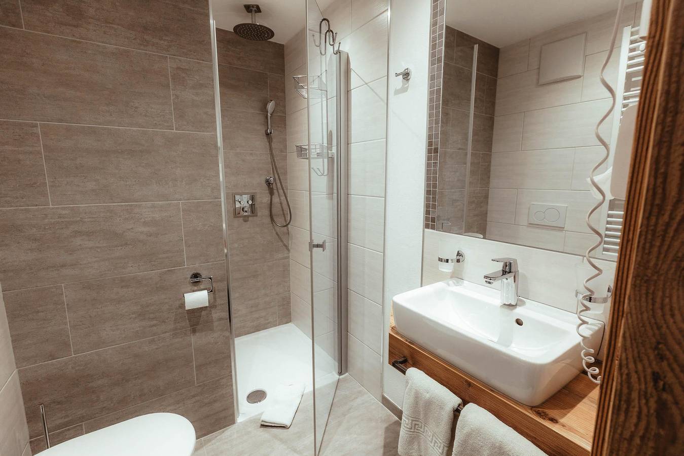 Doppelzimmer, Bad, Wc, neuwertig in Dorfgastein, Ski Amadé