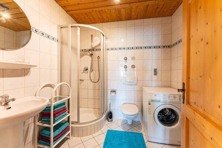 Ganze Ferienwohnung, Beim Peterschmied - Ferienwohnung 2, 70qm, 1 Schlafzimmer, Balkon in Eggstätt, Chiemsee