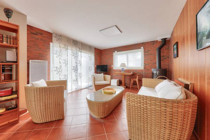 Location de vacances pour 8 personnes, avec jardin et terrasse, animaux acceptés à Le Tour-du-Parc - 4