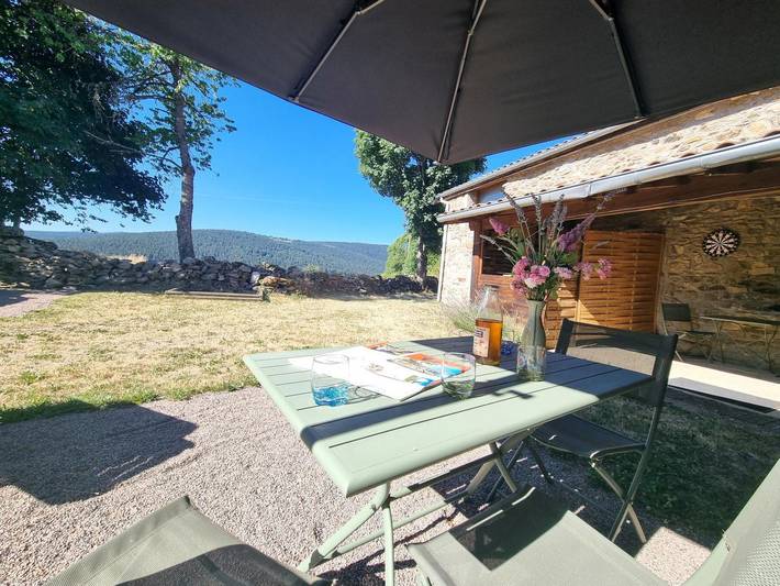 Gîte pour 6 personnes, avec Terrasse et Jardin dans Chalmazel-Jeansagnière - 2