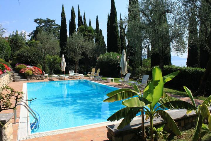 Villa für 14 Personen, mit Seeblick und Garten sowie Terrasse in Gardone Riviera - 3