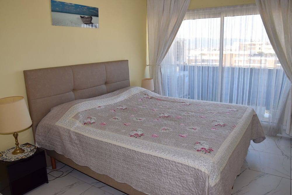 Entire apartment, Splendid apartment, sea view on Fréjus-plage in Frejus, Mediterranean Coast (France)