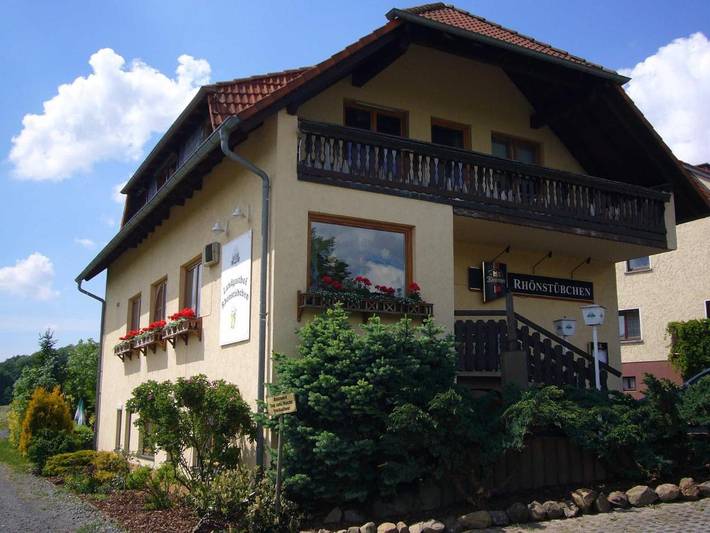 Hotel für 4 Personen, mit Terrasse und Ausblick in Birx