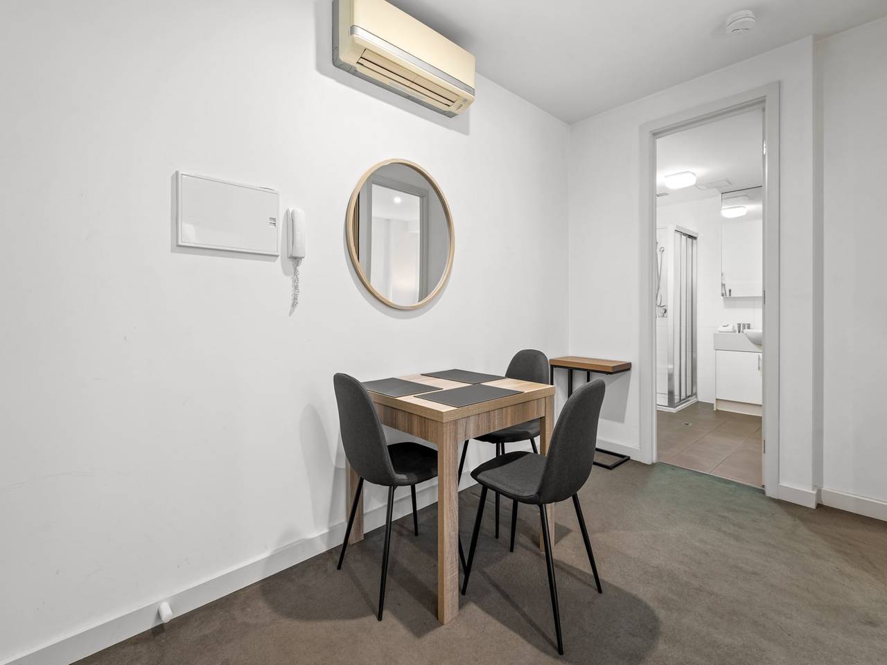 Entire apartment, Cosy 1-Bed with Balcony in Trendy St Kilda in St Kilda, Melbourne