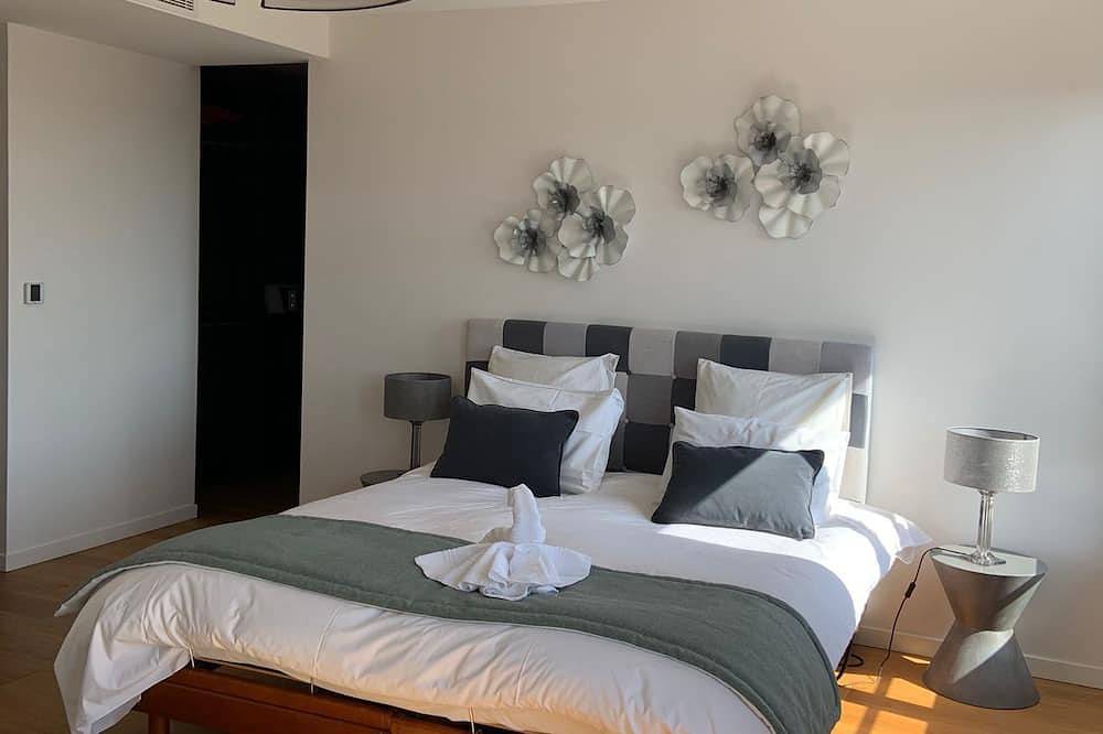 Entire apartment, St. Moritz Edward's Penthouse in Montauban, Tarn-et-Garonne