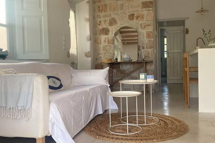 Patmos Beach Stone House, in Sapsila. Slow living on the beach. in Patmos