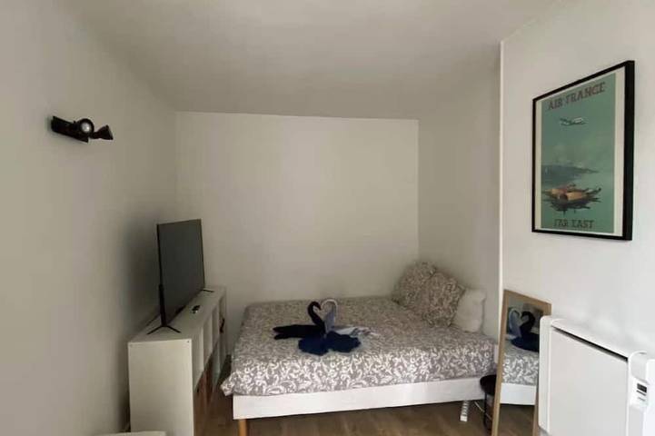Appartement entier, Grand appartement lumineux à 6 minutes du métro accès rapide Paris in Clichy, Hauts-de-Seine