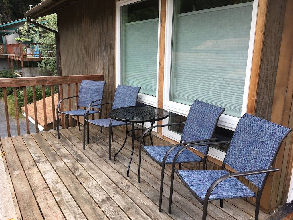 Stadthaus am Fuße des Mount Marathon in Seward, Kenai Fjords Nationalpark