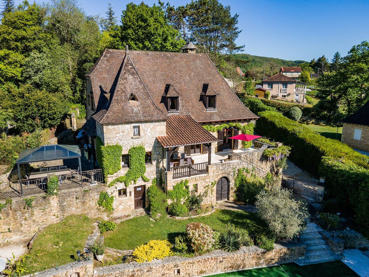 Maison de vacances « Le Pigeonnier de Sinzelle » avec piscine privée, terrasses et Wi-Fi in Saint-Cyprien (Aquitaine), Périgord Noir