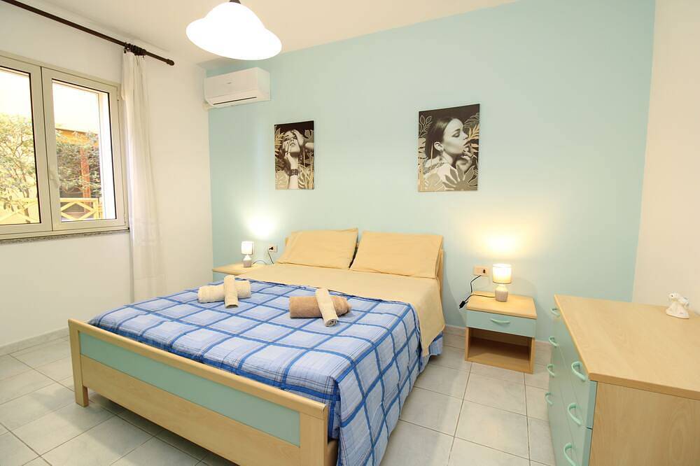 Entire apartment, Apartment in front of the beach in La Caletta, Siniscola