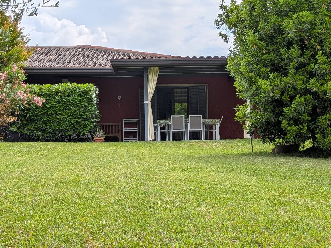 Villa Lucrezia – 4 guests in Bardolino, Lake Garda – Pool, Garden, Parking, Pets Welcome in Bardolino, Garda Mountains