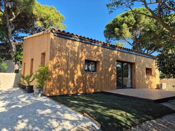 Cottage pour 8 personnes, avec jardin et piscine à Roubia