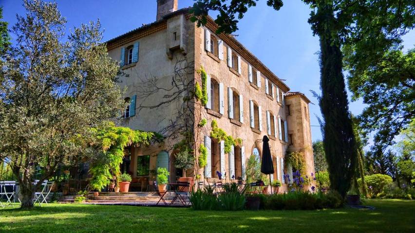 Chambre d’hôte pour 2 personnes, avec Terrasse et Jardin ainsi que Piscine et Vue à Lambesc